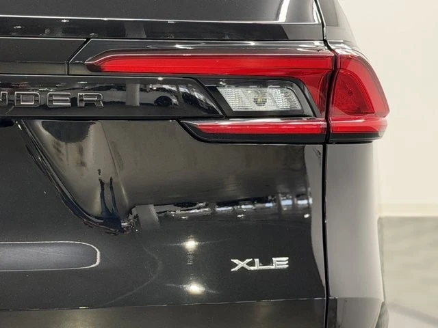 2025 Toyota Highlander - Image 12 of 12