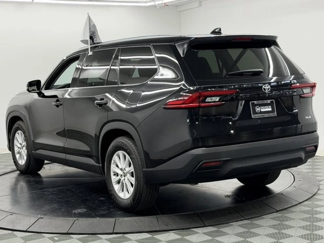 2025 Toyota Highlander - Image 10 of 12