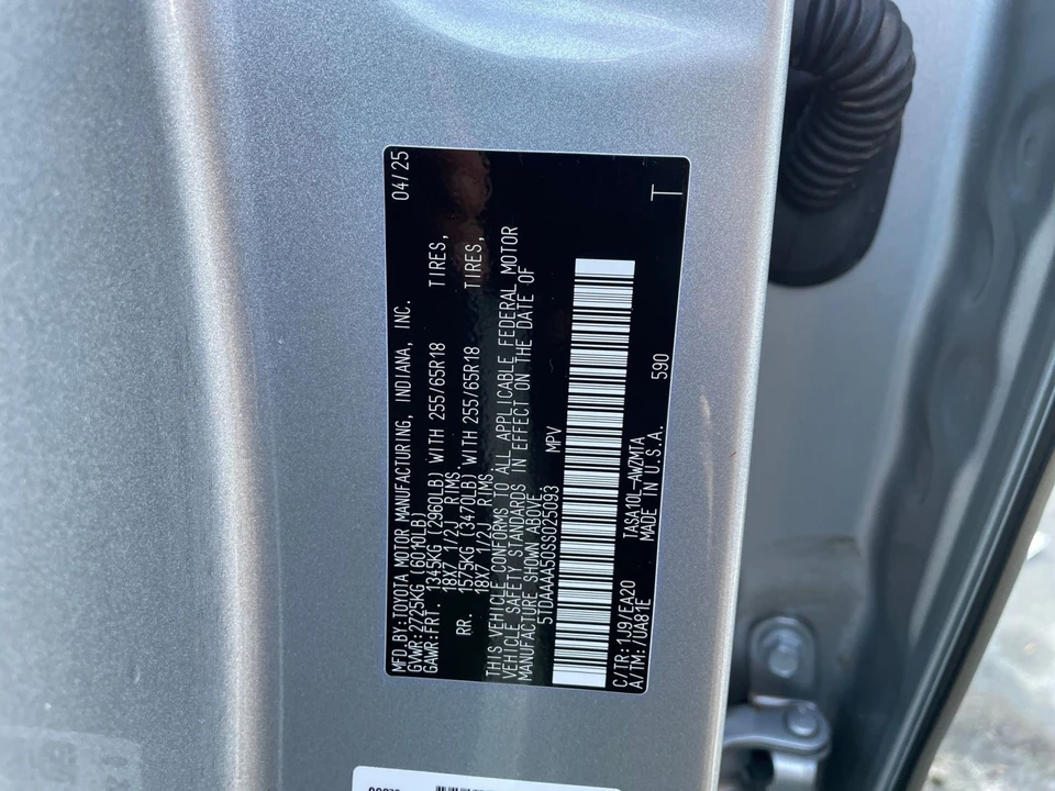 2025 Toyota Highlander - Image 27 of 31