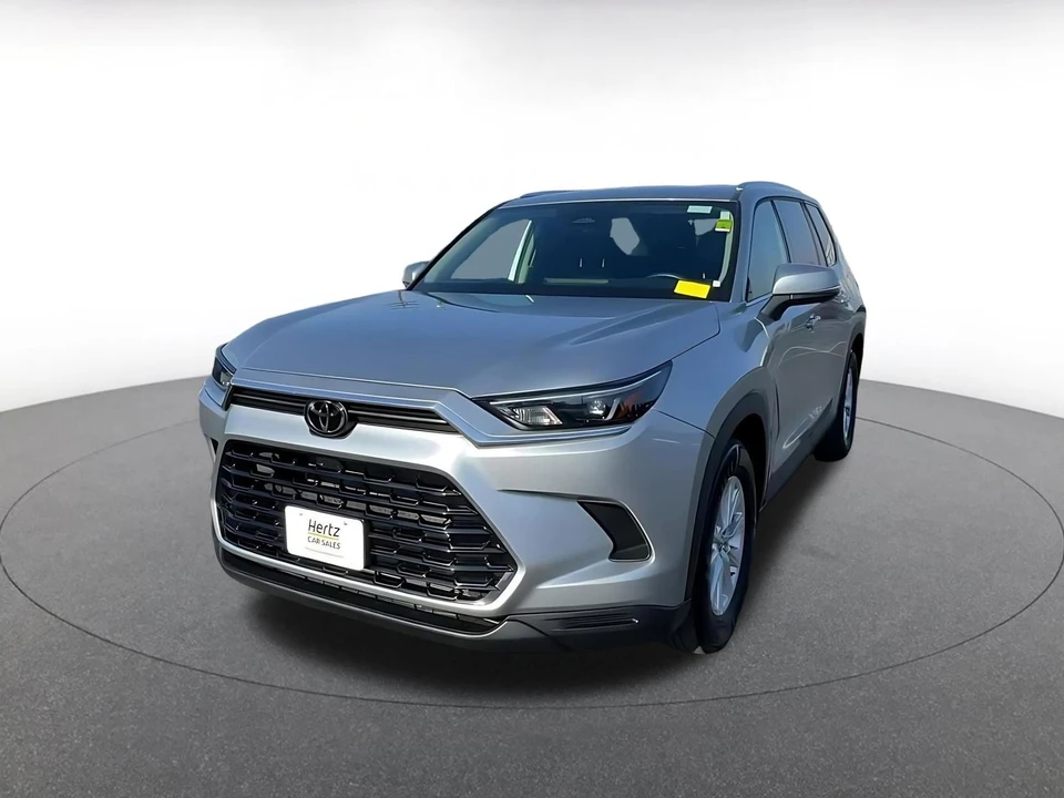 2025 Toyota Highlander - Image 5 of 31