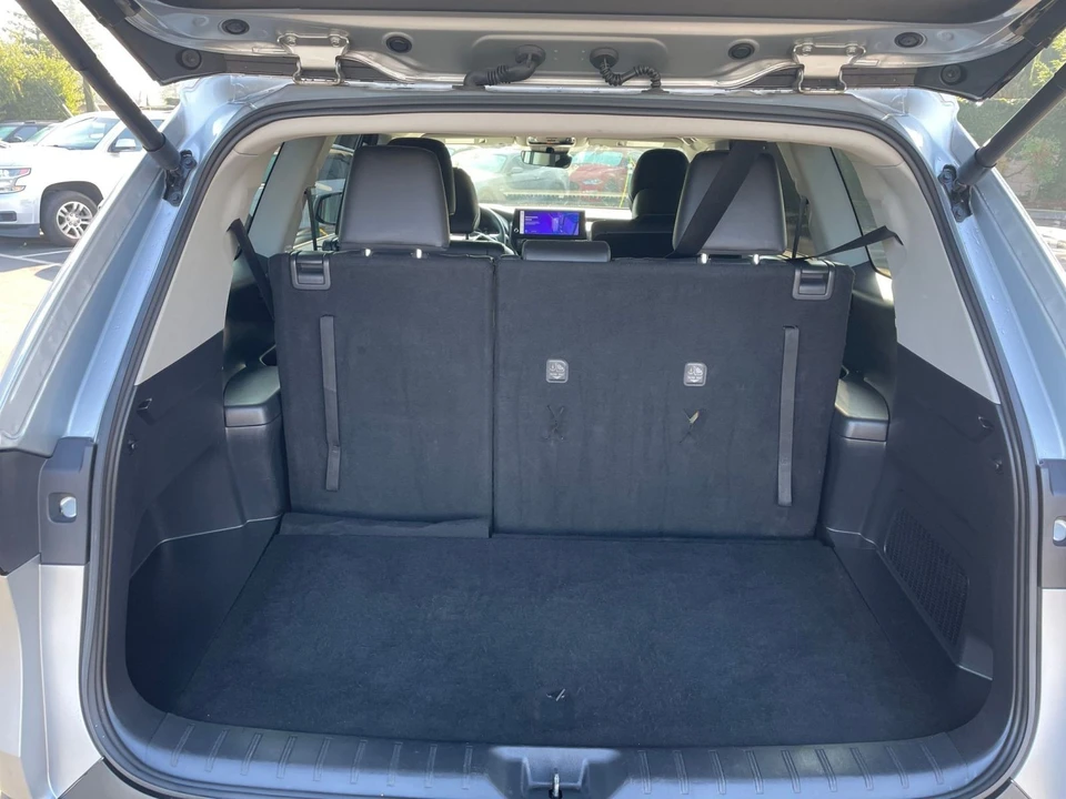 2025 Toyota Highlander - Image 29 of 31