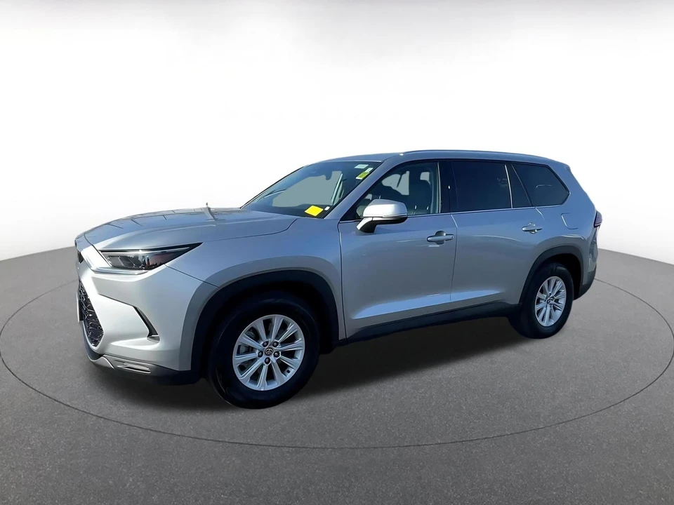 2025 Toyota Highlander - Image 6 of 31