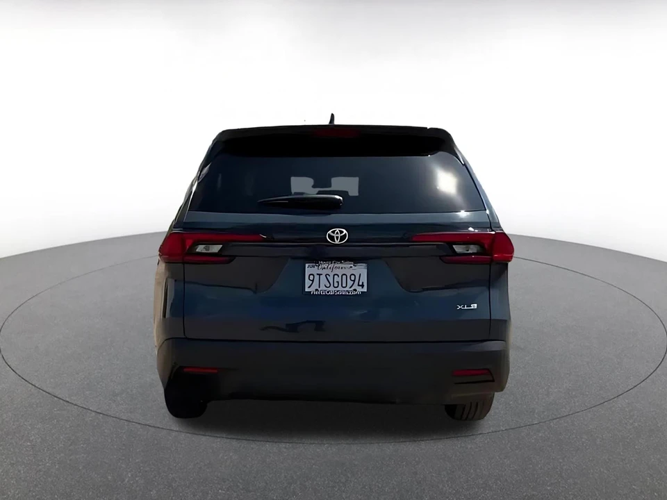 2025 Toyota Highlander - Image 14 of 31
