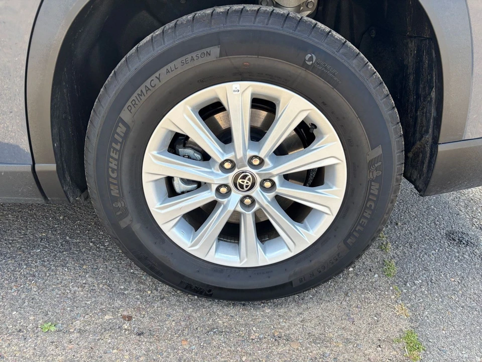 2025 Toyota Highlander - Image 27 of 31