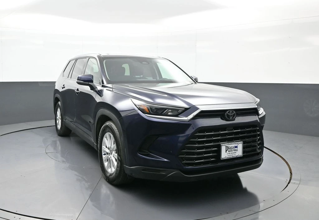 2025 Toyota Highlander - Image 3 of 31