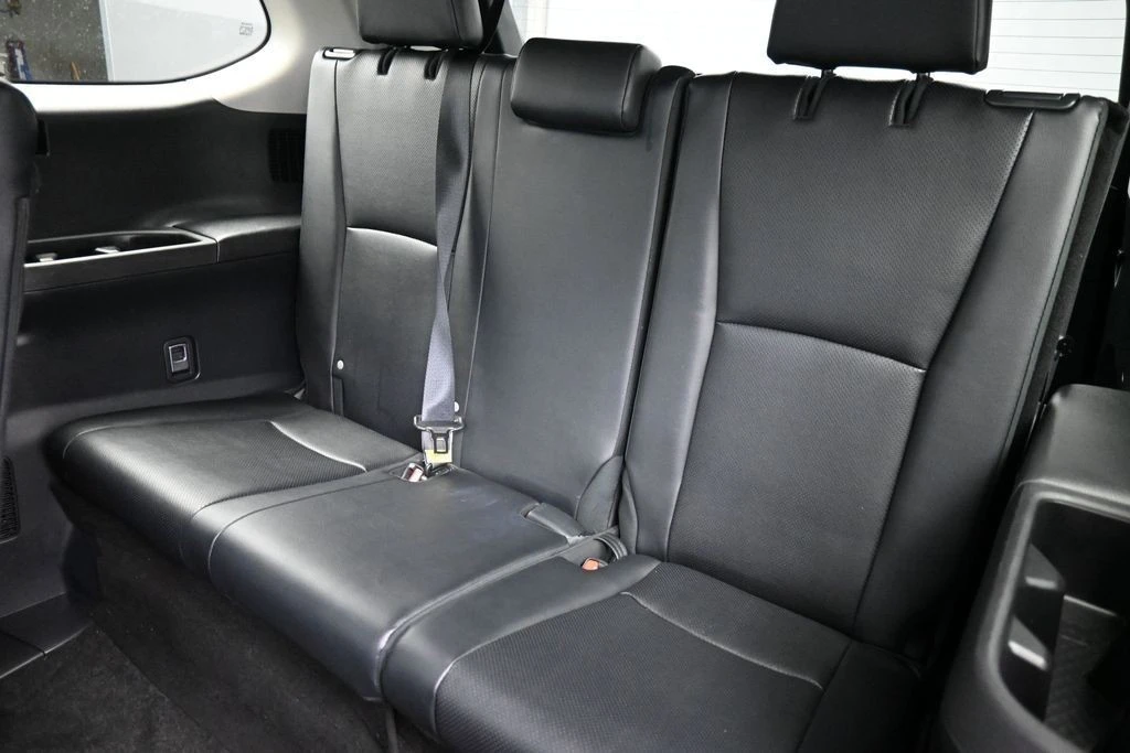 2025 Toyota Highlander - Image 21 of 31