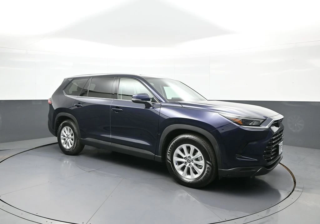 2025 Toyota Highlander - Image 4 of 31