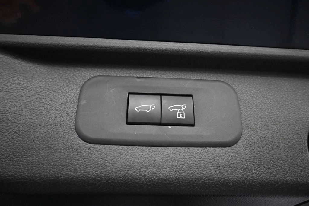 2025 Toyota Highlander - Image 24 of 31