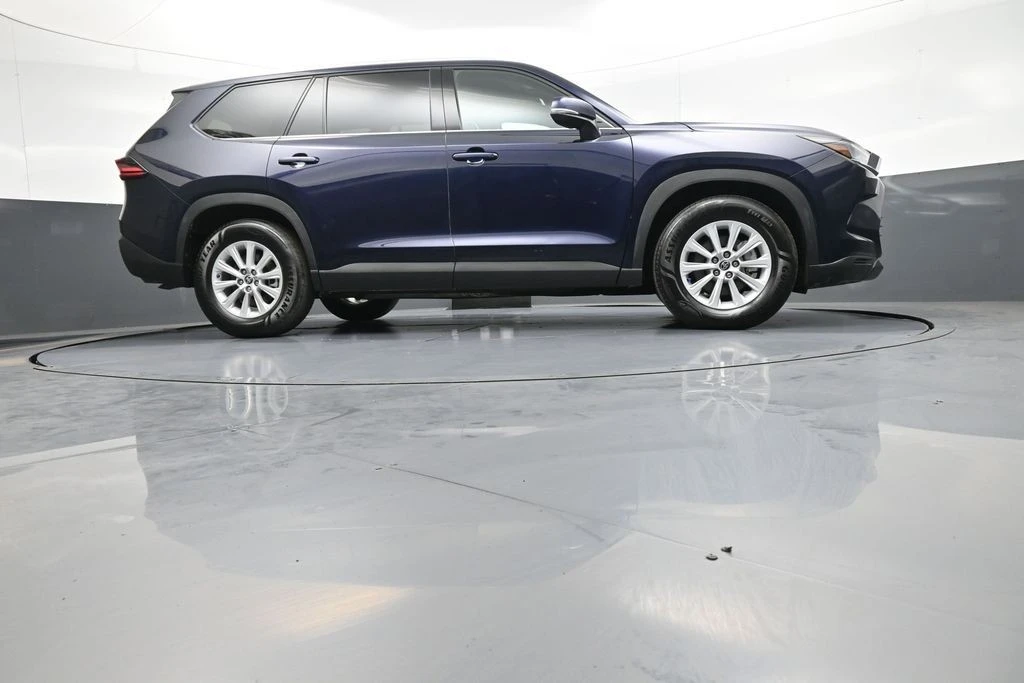 2025 Toyota Highlander - Image 31 of 31