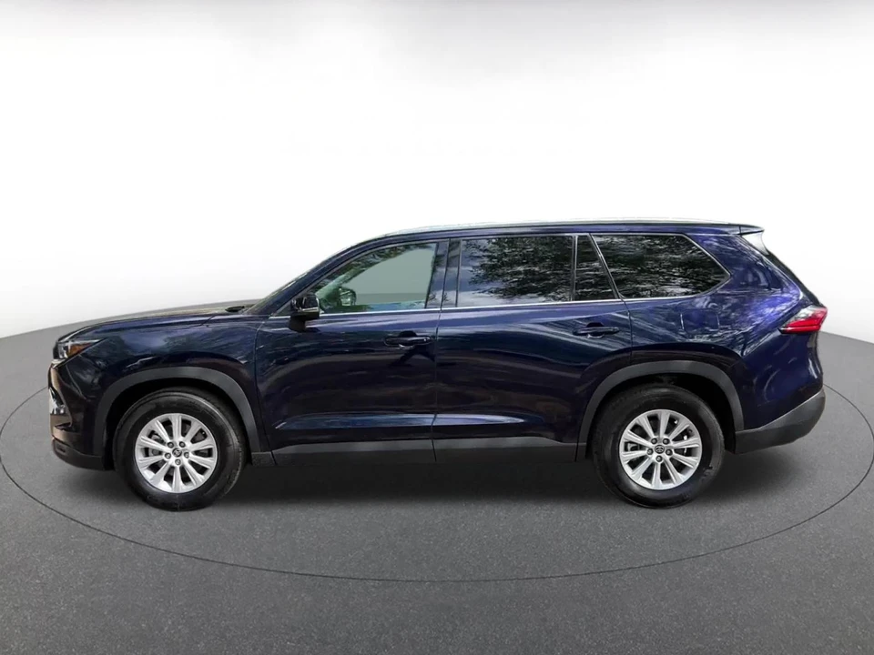 2025 Toyota - Image 8 of 31