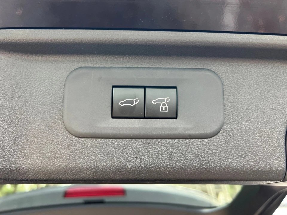 2025 Toyota Highlander - Image 26 of 31