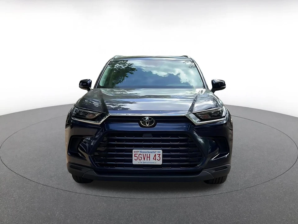 2025 Toyota Highlander - Image 4 of 31