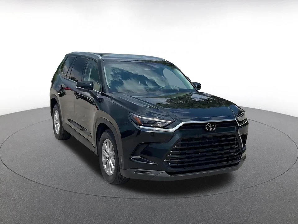 2025 Toyota Highlander - Image 3 of 31