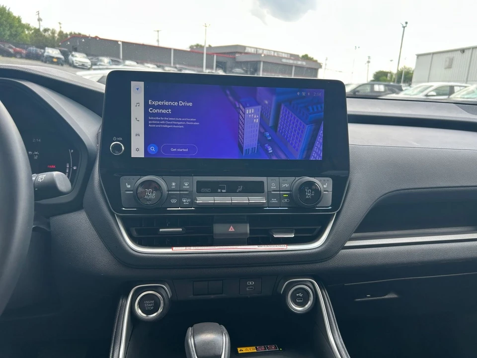 2025 Toyota Highlander - Image 18 of 31