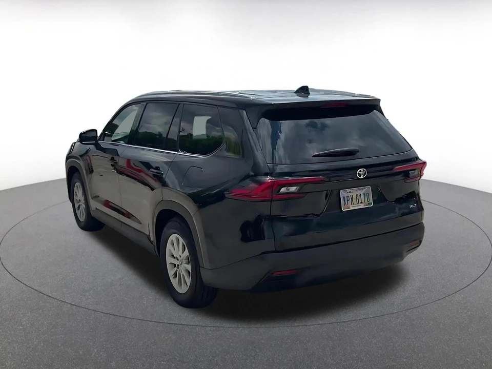 2025 Toyota Highlander - Image 12 of 31