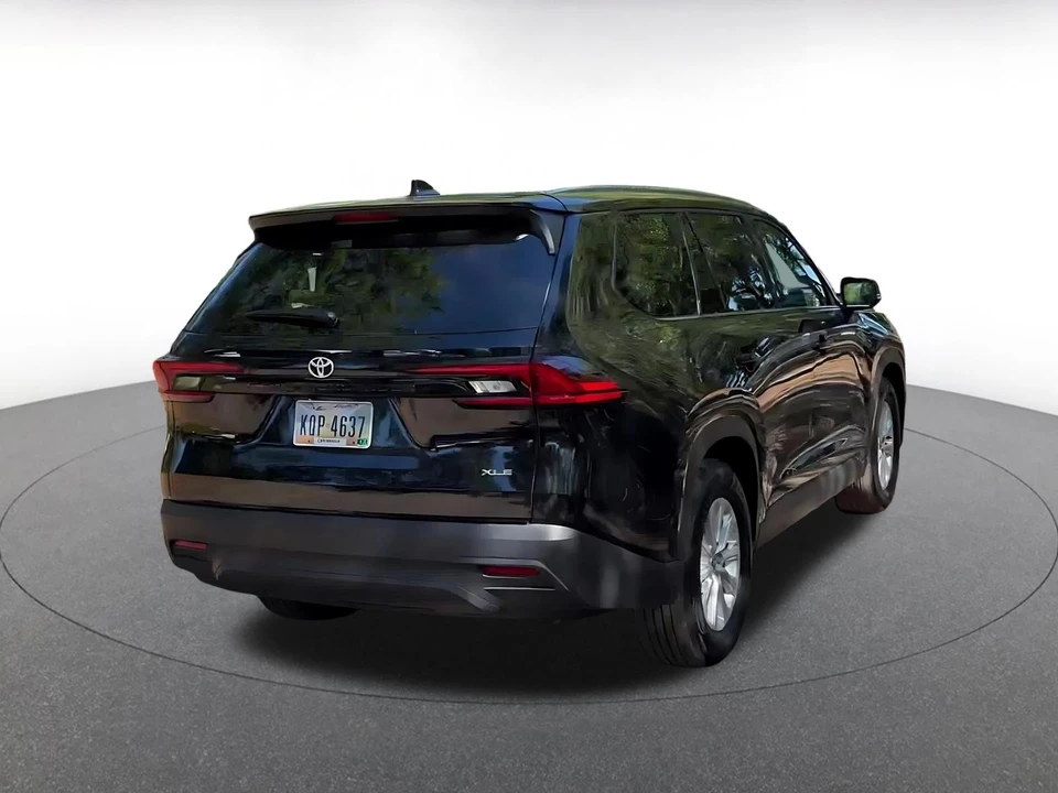 2025 Toyota Highlander - Image 11 of 31