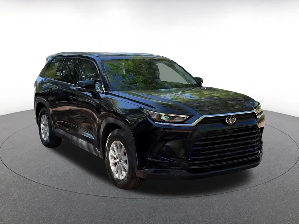 2025 Toyota Highlander - Image 3 of 31