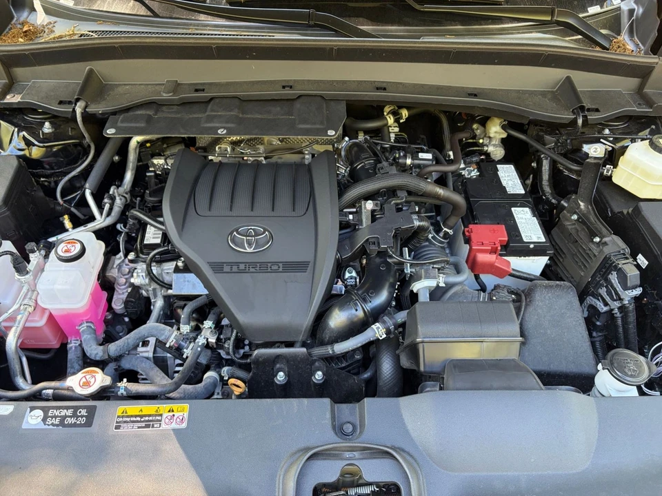 2025 Toyota Highlander - Image 29 of 31
