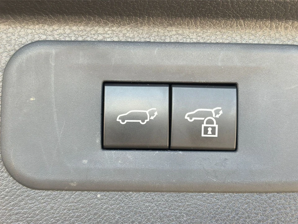 2025 Toyota Highlander - Image 20 of 31
