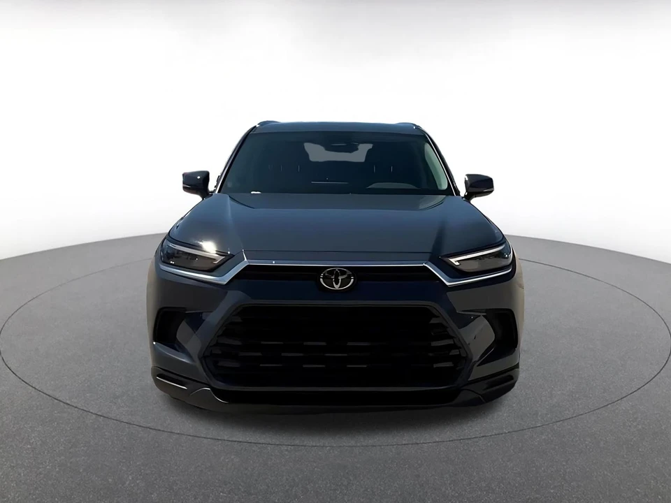 2025 Toyota Highlander - Image 4 of 31