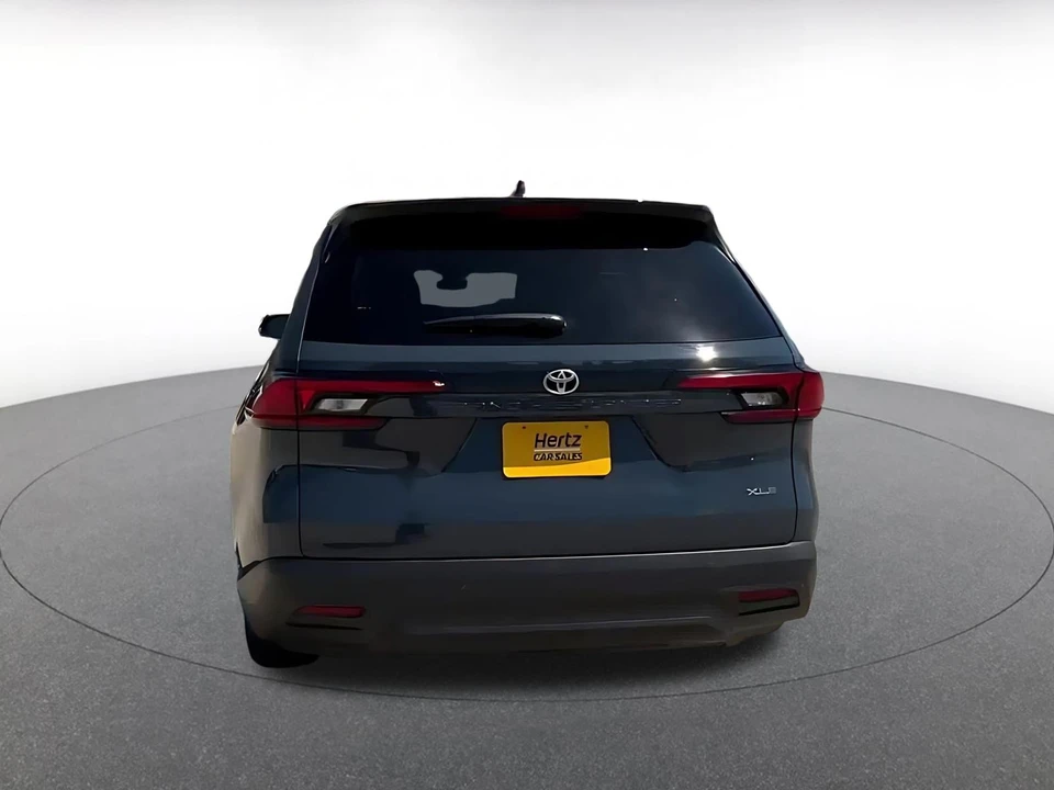 2025 Toyota Highlander - Image 14 of 31