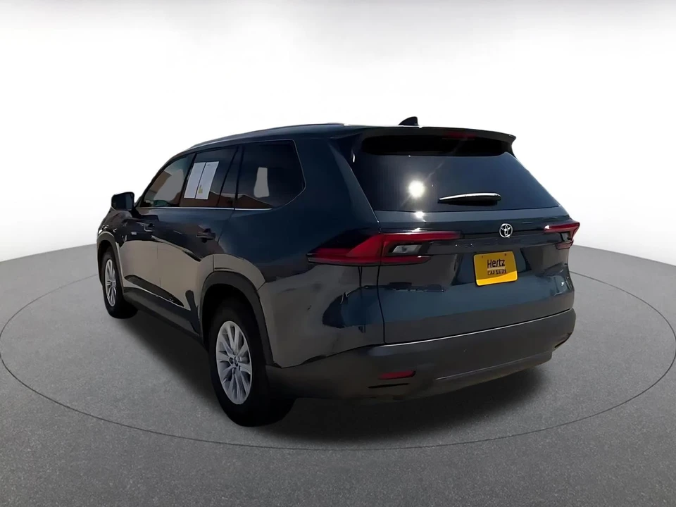 2025 Toyota Highlander - Image 13 of 31