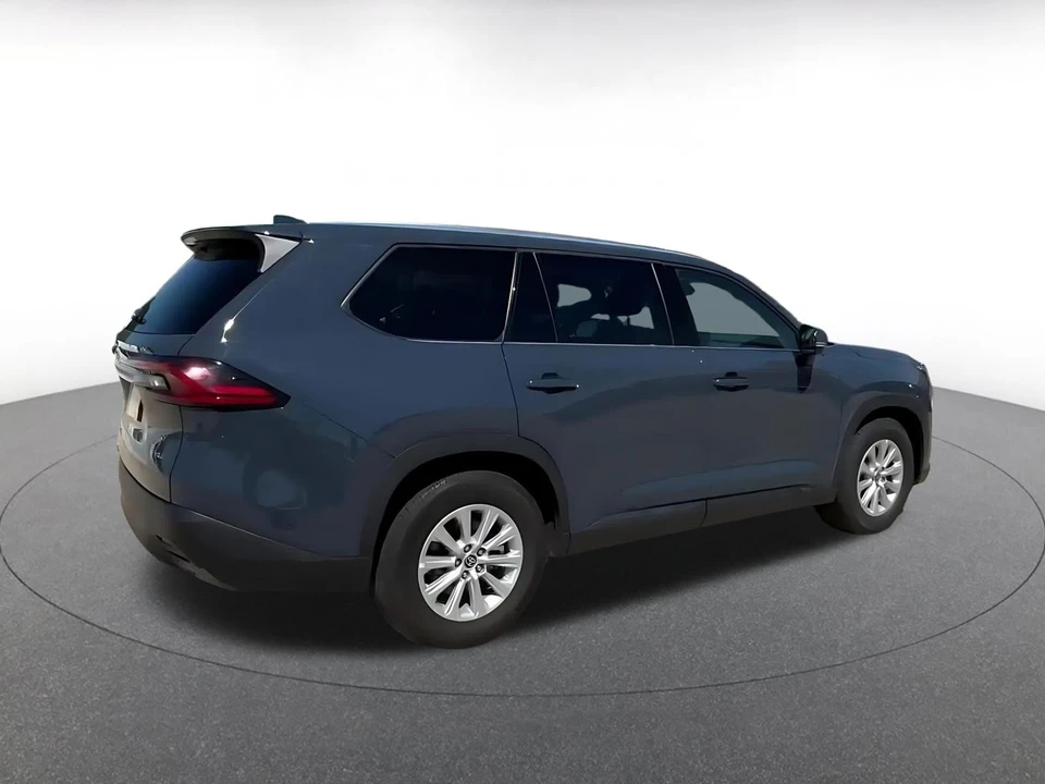 2025 Toyota Highlander - Image 17 of 31
