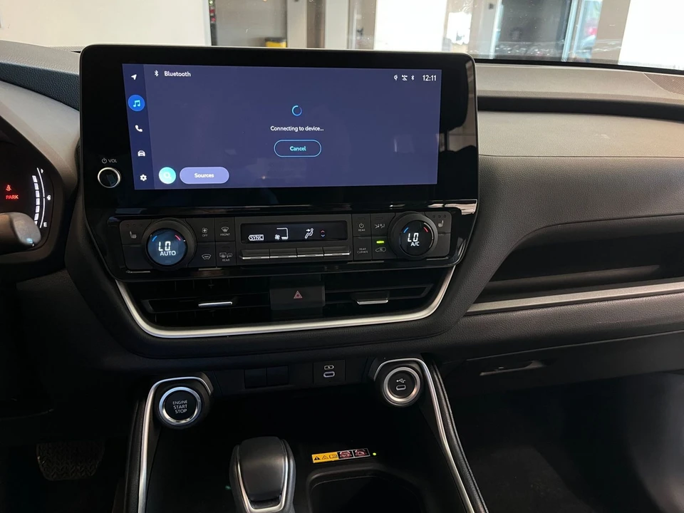 2025 Toyota Highlander - Image 14 of 31