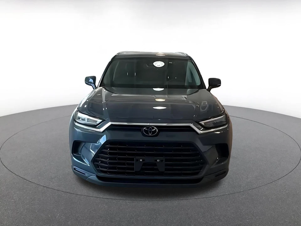 2025 Toyota Highlander - Image 4 of 31