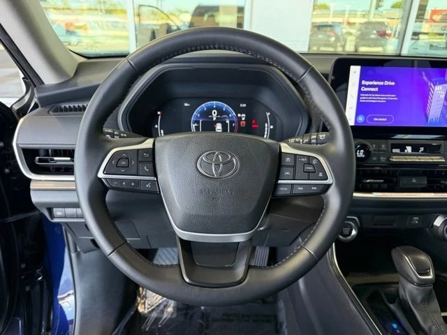 2025 Toyota Highlander - Image 22 of 31
