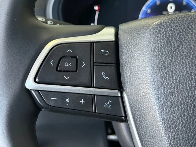 2025 Toyota Highlander - Image 23 of 31