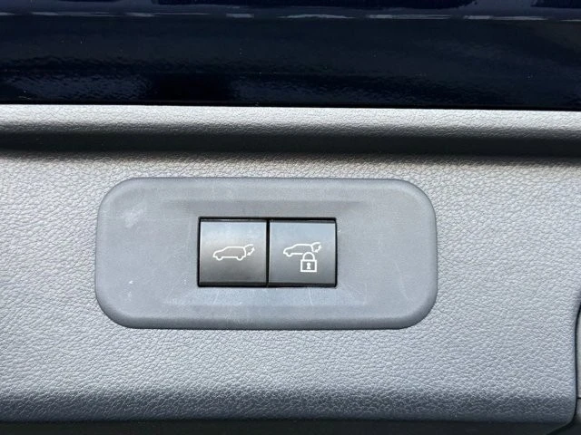 2025 Toyota Highlander - Image 15 of 21