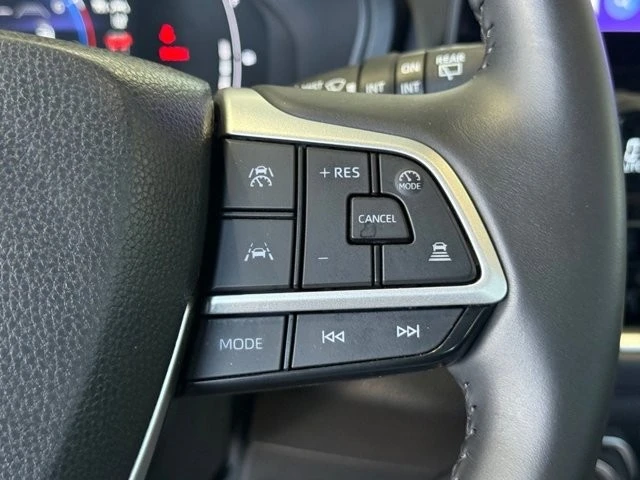 2025 Toyota Highlander - Image 24 of 31