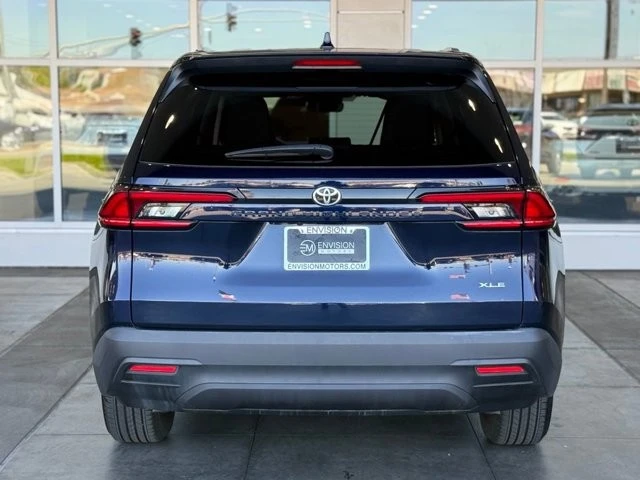 2025 Toyota Highlander - Image 11 of 31