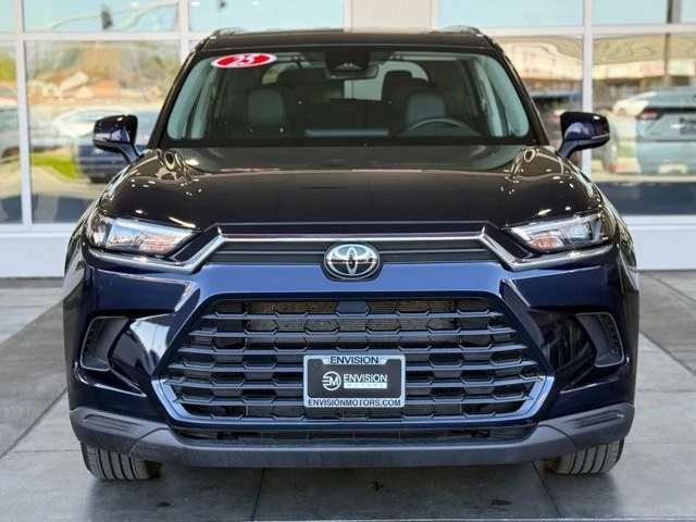 2025 Toyota Highlander - Image 4 of 31