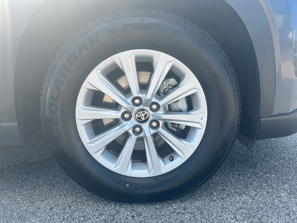 2025 Toyota Highlander - Image 26 of 31