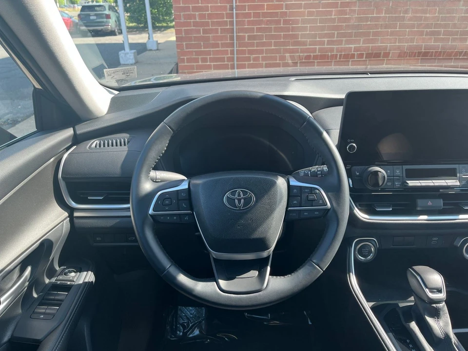 2025 Toyota Highlander - Image 30 of 31