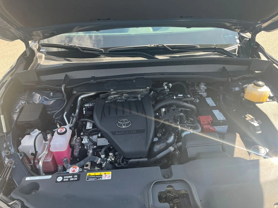 2025 Toyota Highlander - Image 28 of 31
