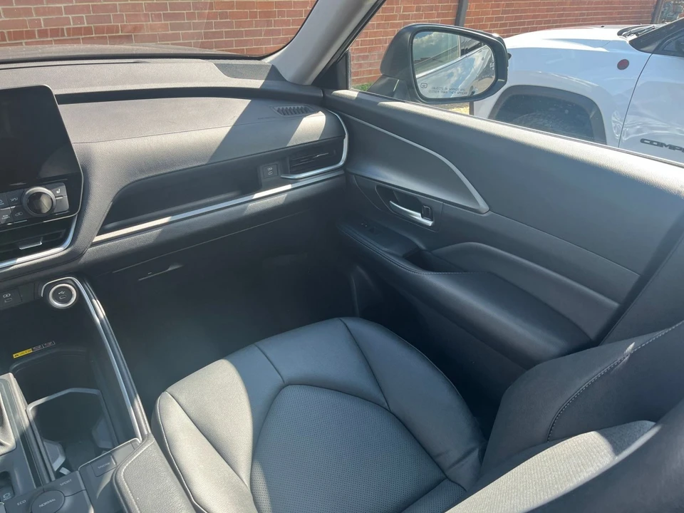 2025 Toyota Highlander - Image 31 of 31