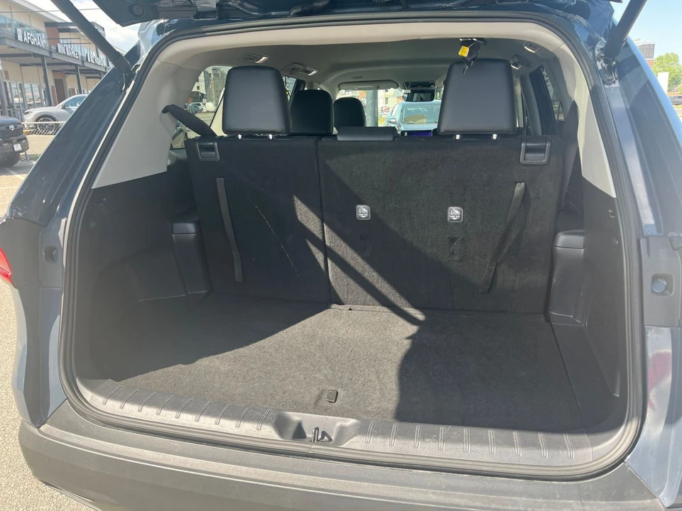 2025 Toyota Highlander - Image 27 of 31