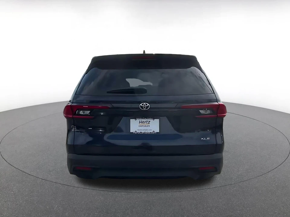 2025 Toyota Highlander - Image 14 of 31