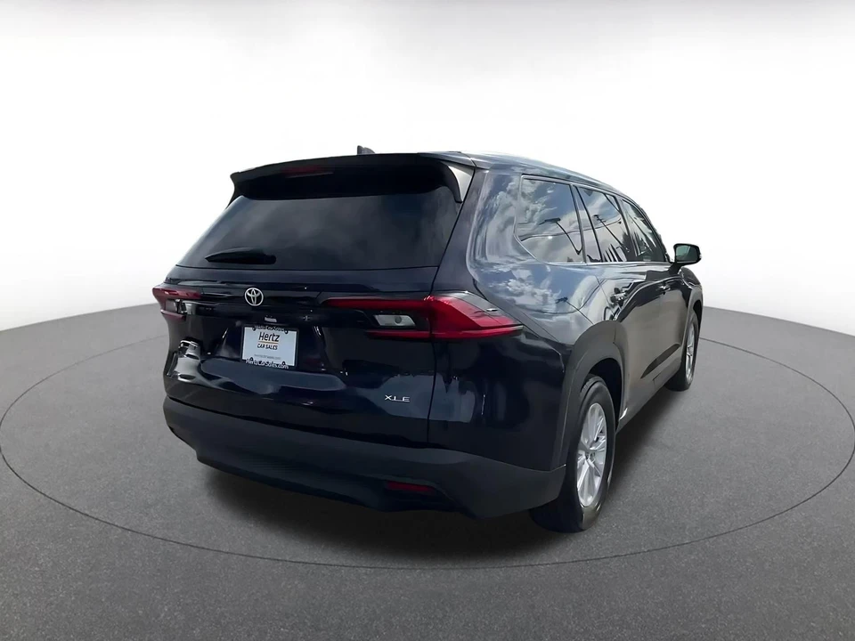 2025 Toyota Highlander - Image 17 of 31