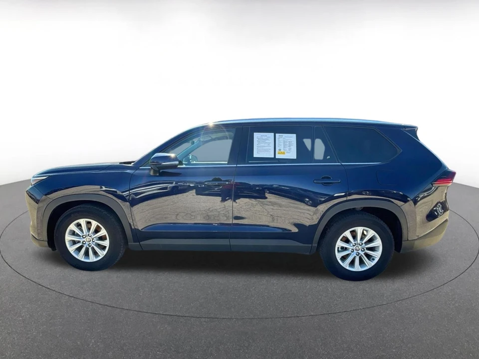 2025 Toyota Highlander - Image 4 of 6