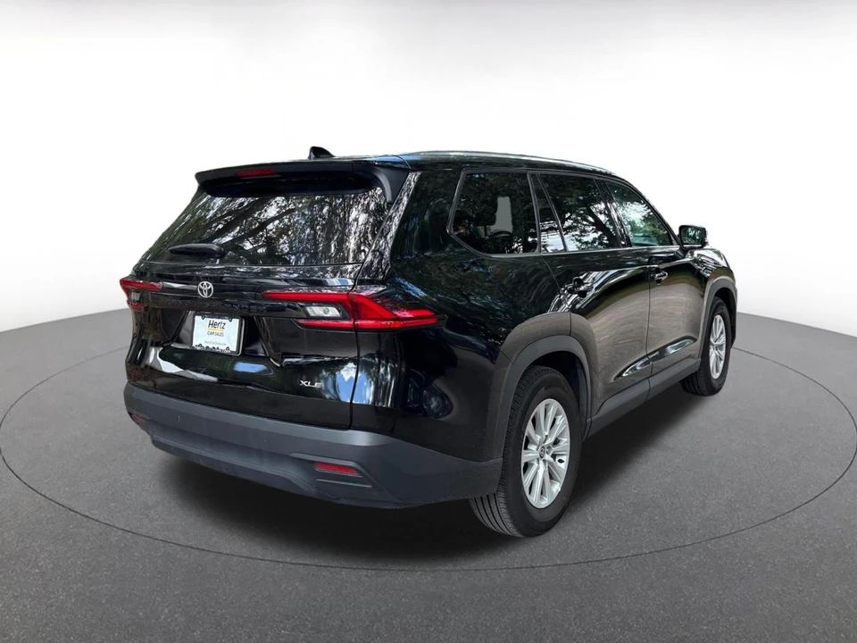 2025 Toyota Highlander - Image 12 of 19