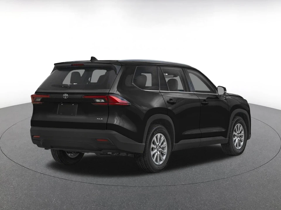 2025 Toyota Highlander - Image 11 of 19
