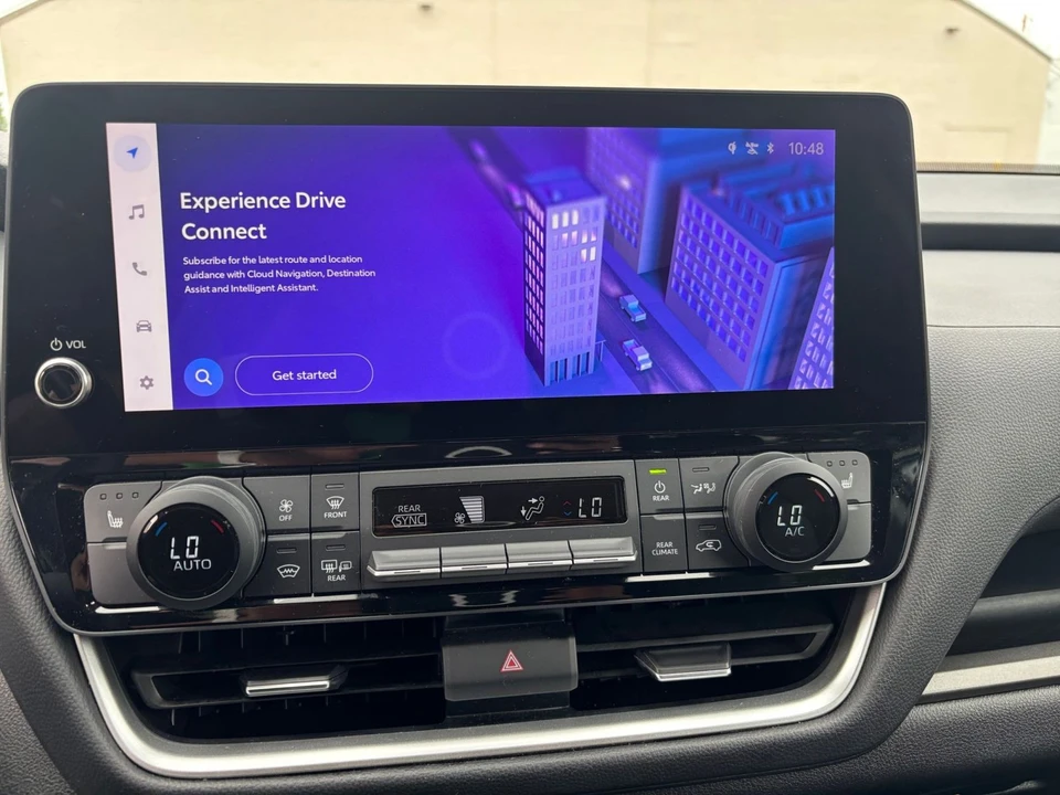 2025 Toyota Highlander - Image 23 of 31