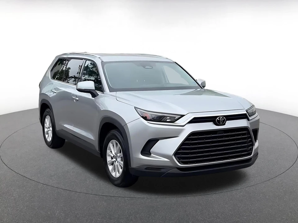 2025 Toyota Highlander - Image 3 of 31