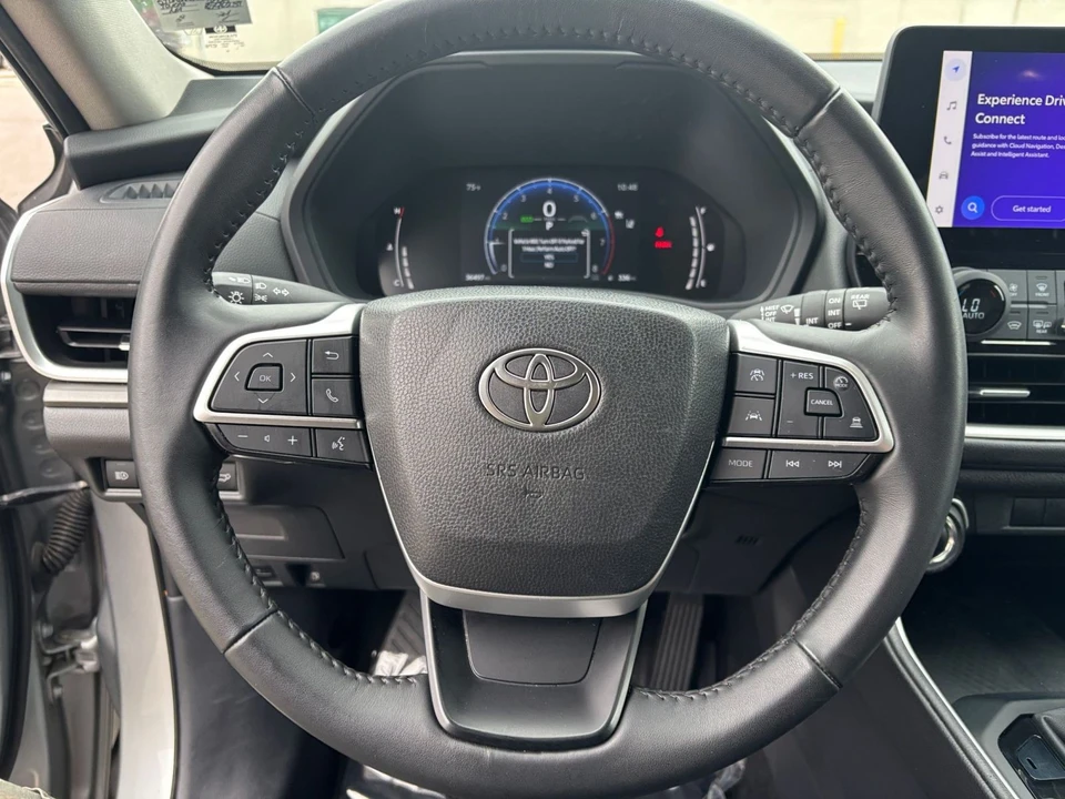 2025 Toyota - Image 27 of 31