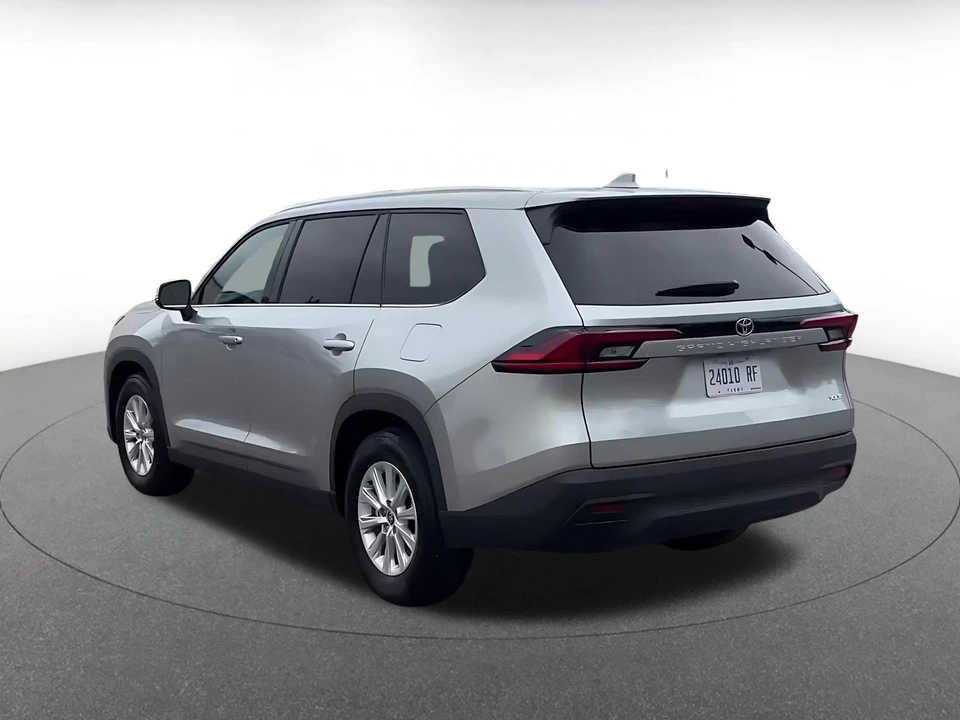 2025 Toyota Highlander - Image 13 of 31