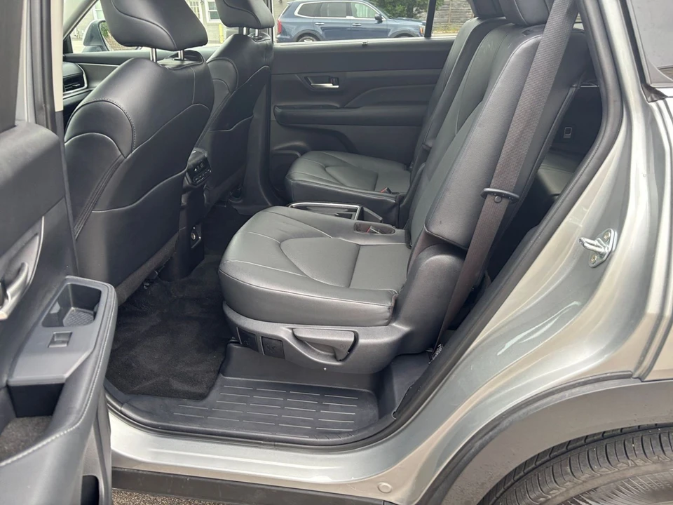 2025 Toyota - Image 25 of 31